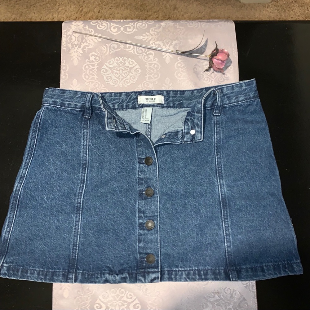 Super cute jean button up skirt!!